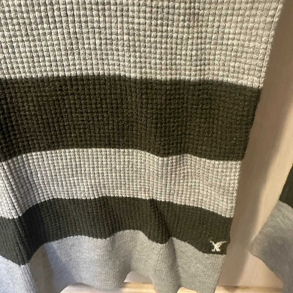 American Eagle gray and army green striped thermal sweater long sleeve size Med - Picture 3 of 7